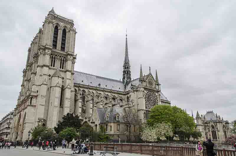 29 - Francia - Paris - catedral de Notre Dame.jpg